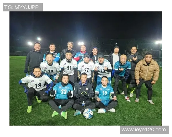 广州足球队的崛起与挑战:探寻球队背后的力量与未来发展之路 广州足球队的崛起与挑战:探寻球队背后的力量与未来发展之路